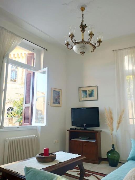 Calliope'S Neoclassical Home In The Heart Of Plaka Ateny Zewnętrze zdjęcie